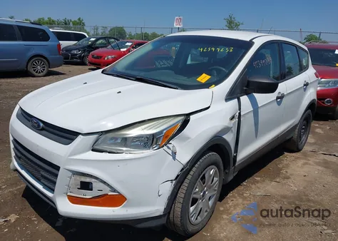 2013 Ford Escape S z USA, uszkodzony, nr VIN 1FMCU0F75DUC07189
